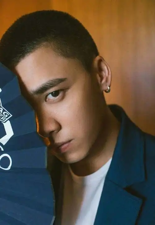 超短发圆寸头帅哥图集2