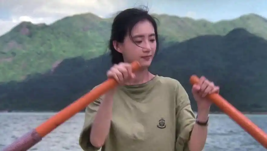 桑妮:25岁走红,35岁出家当尼姑,销声匿迹11年