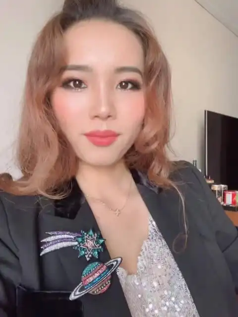 陆垠箐coral烤肉姐