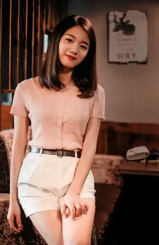 如影人像女教师的休闲时光