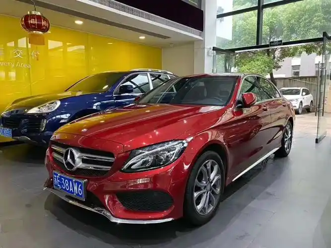 奔驰红色喜庆大吉大利