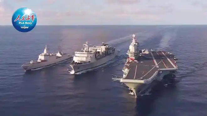 三舰同框山东舰航母编队训练画面来了