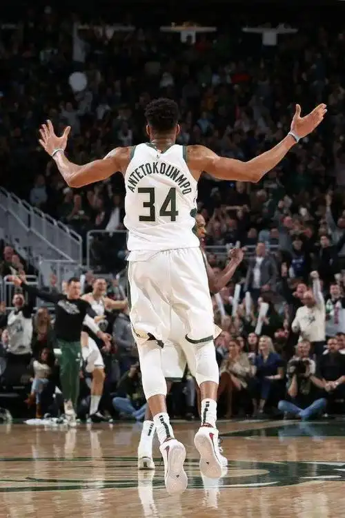 nba球星壁纸系列第十一期:字母哥