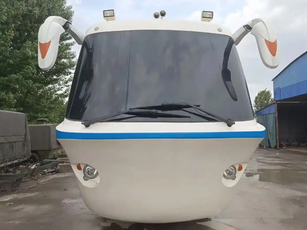 水陆两栖公交车.新车260万的水陆两栖,水上喷射推进10节( - 抖音