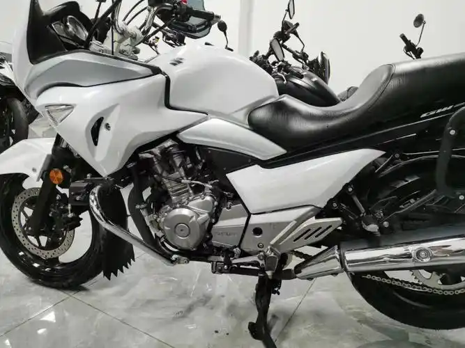 铃木gw25014年9月3万多公里