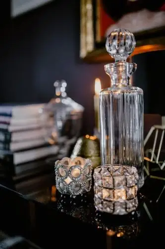 摆放在桌面上的蜡烛灯图片 - 第7张