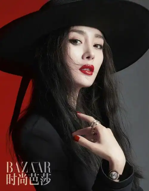 杨幂时尚芭莎二月刊封面预告 杨幂六登时尚芭莎封面……|时尚芭莎