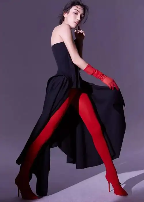 所有摄影师都爱她唐探2新女主刘承羽的高级绝对不止于作品