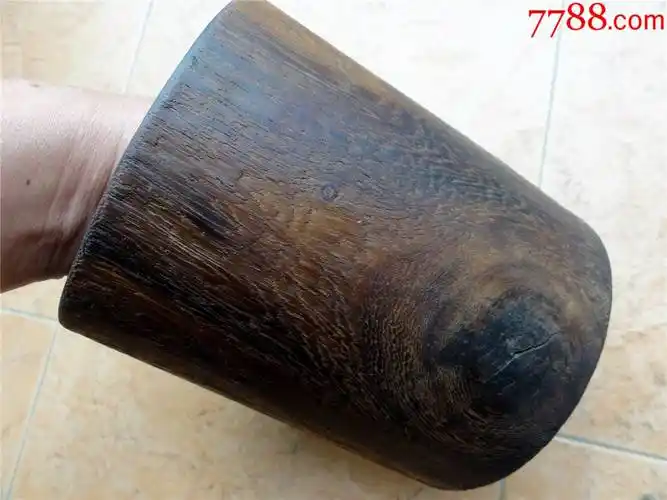 文房收藏2108民国边疆整木手工制老包浆厚料鸡翅木笔筒910g