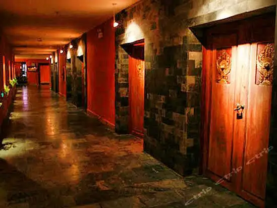 生活服务 旅游出行 四星级酒店 大理亚星大饭店