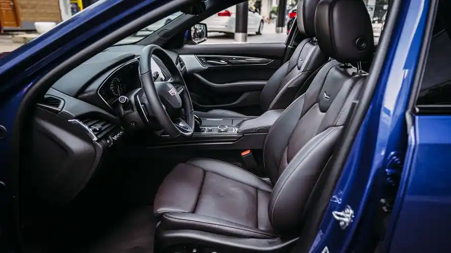 【凯迪拉克ct5 改款28t铂金运动版】