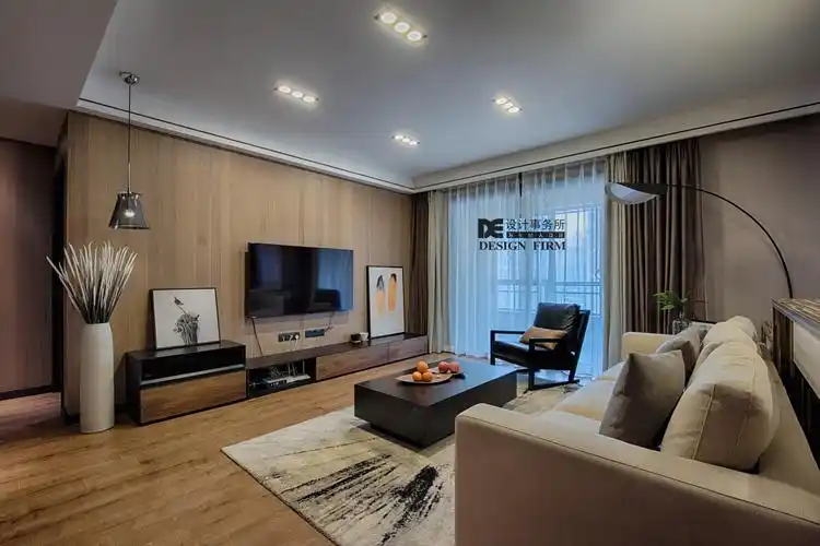 原木简约风装修电视背景墙图片