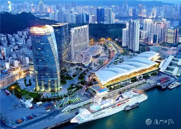 看巨轮探海丝15家副省级城市党报总编走进厦门国际邮轮母港