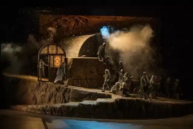 陕西人民艺术剧院话剧《平凡的世界》