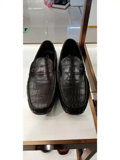 徐州金鹰彭城广场店沙驰男鞋