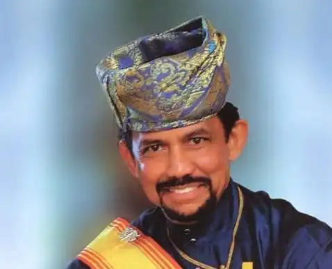 文莱国王身家400亿超英女王娶3个老婆生12个孩子养活46万人