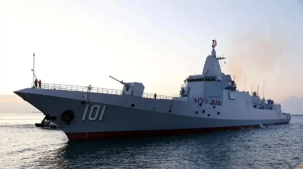 八艘入列.101南昌舰,102拉萨舰  103鞍山舰,104 - 抖音