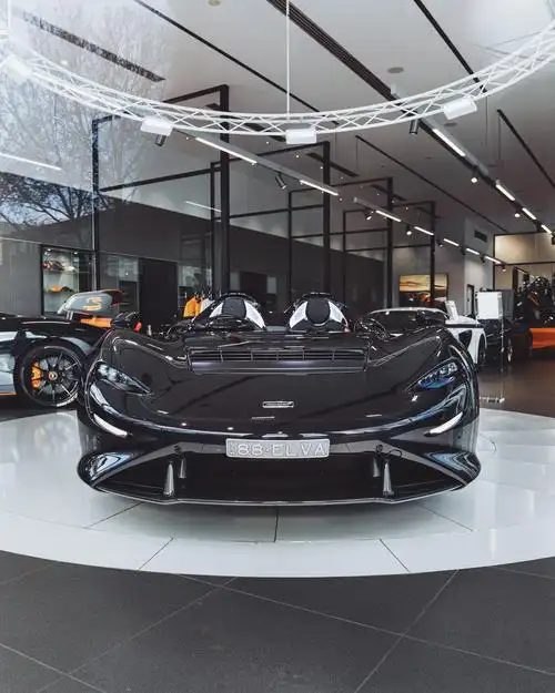 迈凯伦elva 继2021年3月份在墨尔本迈凯伦展厅见到elva模型车后(),时