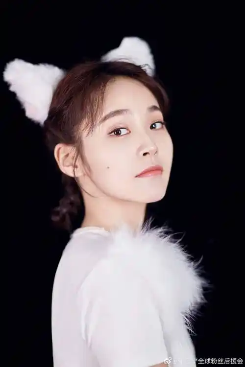 张佳宁切错号夸自己,这种久违的尴尬感,让网友都下意识脚趾扣地_行为