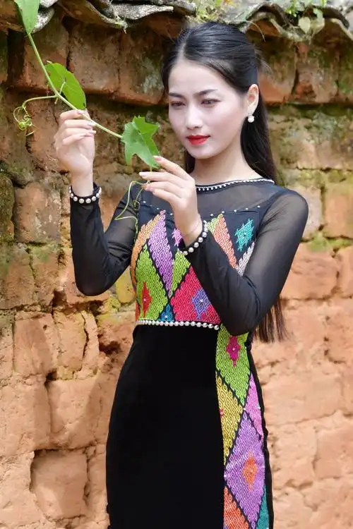 在云南陇川,有一种美丽叫景颇女子统稀宽纤_姑娘