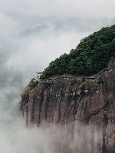 神仙居一日游云雾缭绕的迷人景色