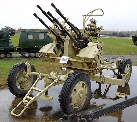 高射炮是怎么打下飞机的?炮弹不需要完全命中目标