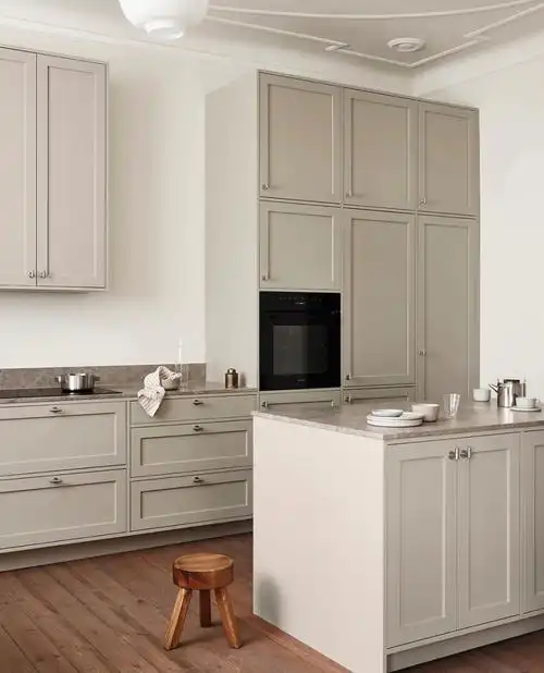 全屋定制高级感奶咖色系橱柜设计