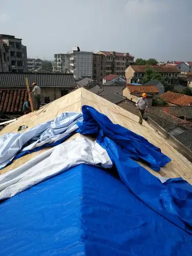 b06栋屋面钉望板