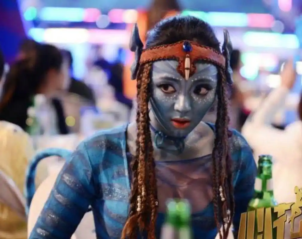 当年,徐峥和陶慧扮演的"阿凡达",在车内拍摄了一场亲密戏.