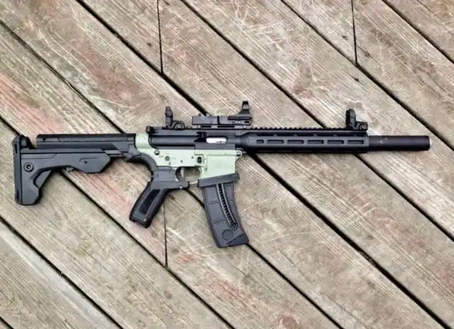 俄罗斯突击步枪,ak系列特别是在沙漠地区,能发挥其长处