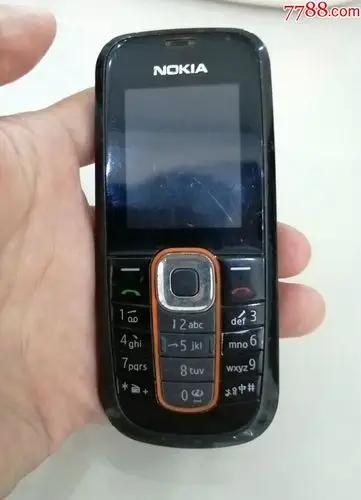 2008年旧手机收藏,诺基亚2600c,仅手机无充电线,充电后还可开机使用