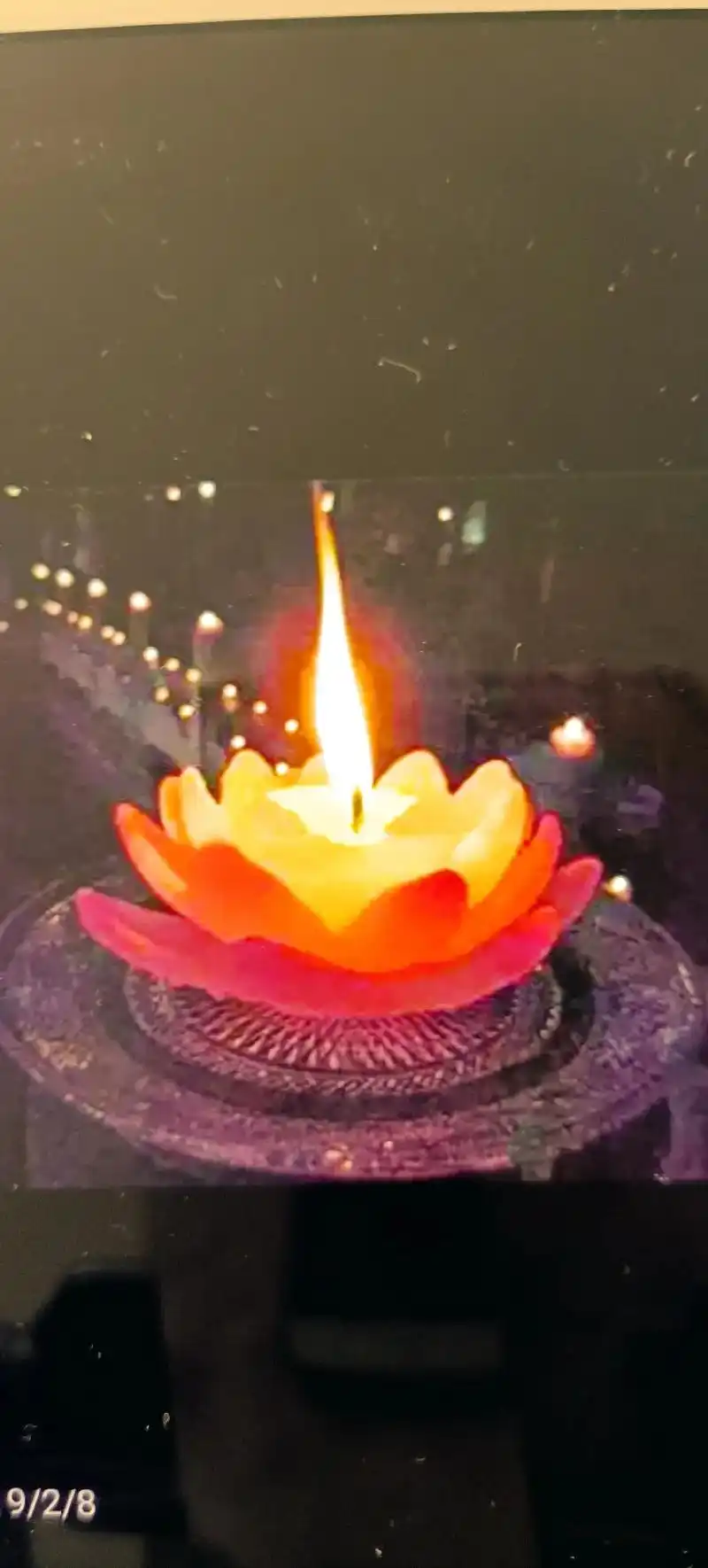 点一支蜡烛,燃一段心香,为了那永远的怀想…… - 抖音