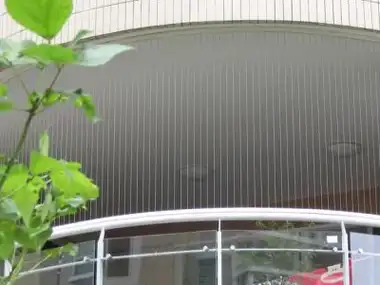 有钱人家里都不装传统防盗网了,如今都流行装这种,太聪明了_小孩子