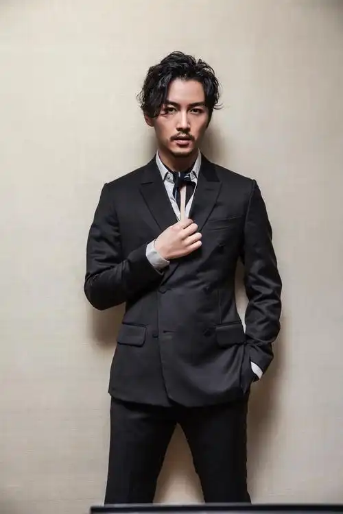 陈晓雅痞成熟魅写真高清图片,明星,明星,写真,演员,陈晓,成熟,帅气