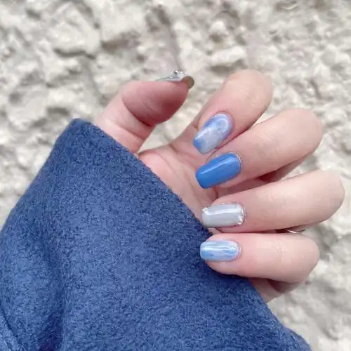 无滤镜雾霾蓝美甲晕染魔镜粉银色珠珠元素