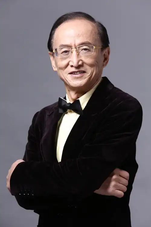 舒耀瑄《你迟到的许多年》饰演科研教授 实力诠释性格反差萌_沐建峰