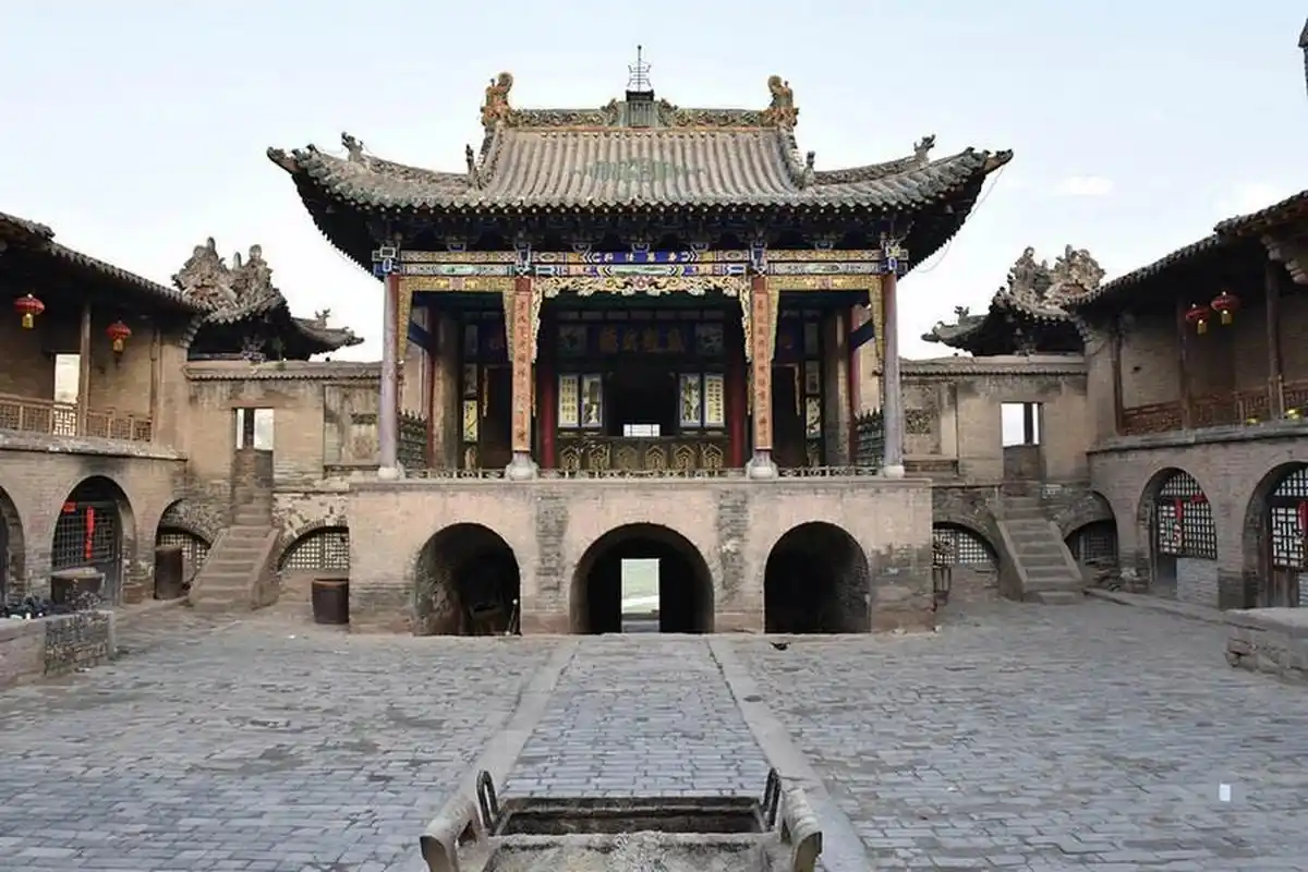 山西吕梁孟门古镇游玩攻略 孟门位于山西省吕梁市柳林县,碛口以南约13