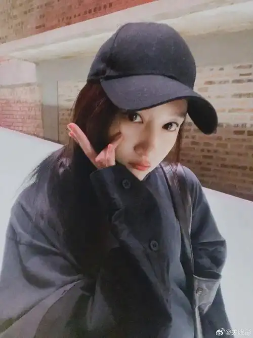 关晓彤闪现##关晓彤侧颜随拍