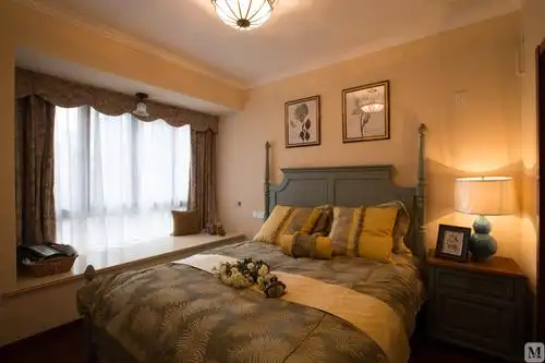 美式卧室窗帘装修效果图