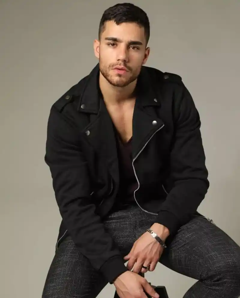 以色列先生arielben attar.