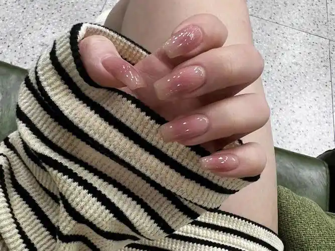 女生必做的纯欲风美甲太显白了