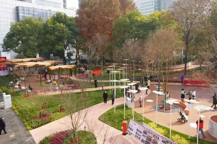 上海见缝插绿,创新"口袋公园"解决人多地少矛盾 | 极目新闻