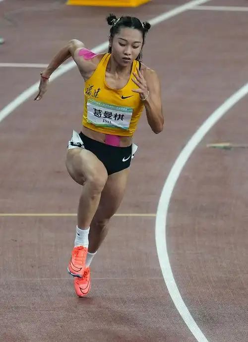 田径——女子200米决赛赛况|田径|福建队|葛曼棋_新浪新闻