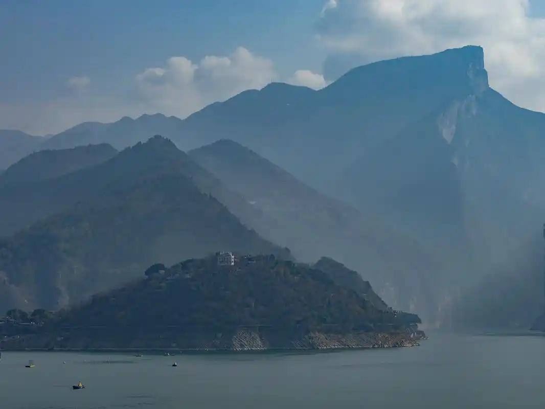 如果只有一天的时间游三峡,建议游瞿塘 - 抖音