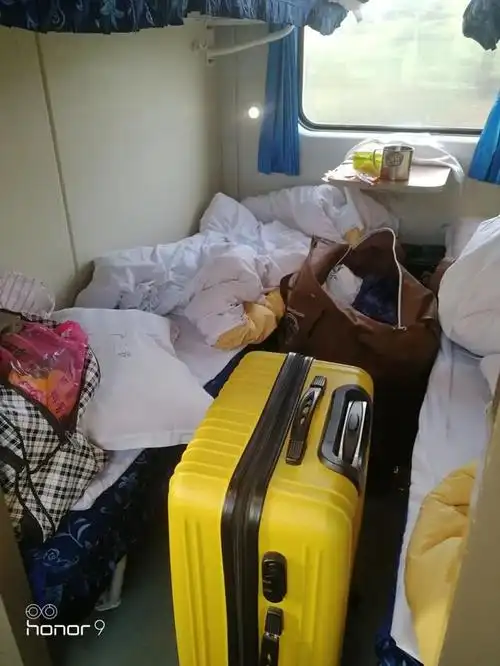 坐了这么久火车,不觉得卧铺车厢设计反人类?