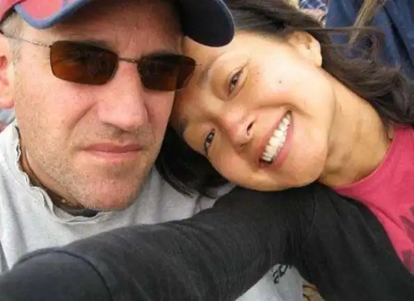 如今的李绮红和加拿大丈夫结婚之后,低调生子,如今也是过得很幸福