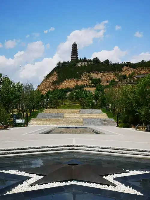 五月延安美如画