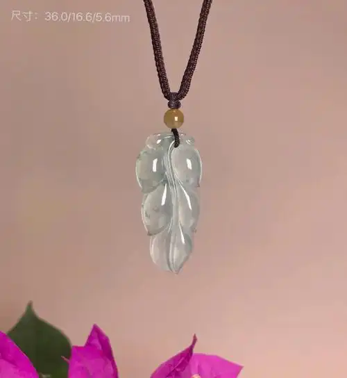 翡翠树叶吊坠