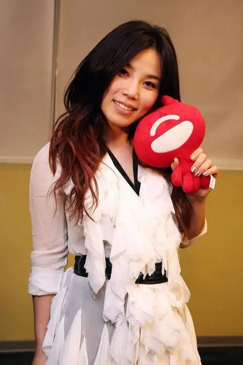 李佳薇为减肥拒吃甜食不惧出演大尺度mv