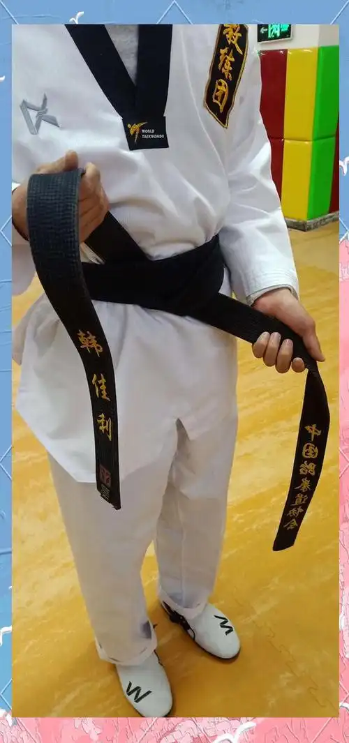 象征空白,表示练习者没有任何跆拳道知识和基础,一切